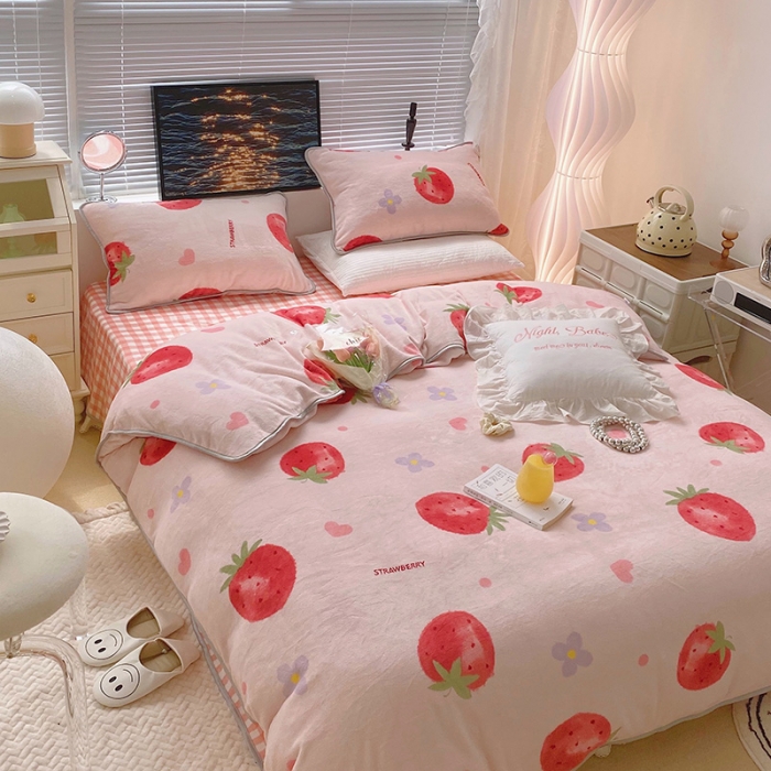 91家纺网 家纺一手货源 找家纺 顾里2021新款ins韩国高端保暖牛奶绒四件套 花花草莓