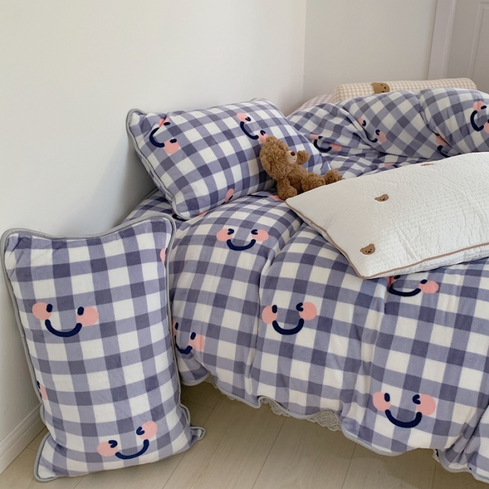 91家纺网 家纺一手货源 找家纺 顾里2021新款ins韩国高端保暖牛奶绒四件套 简约笑脸