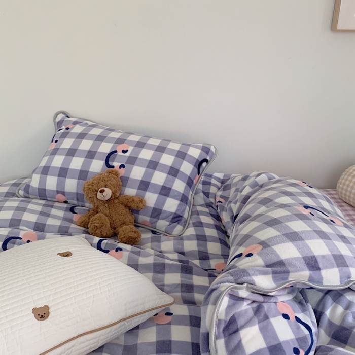 91家纺网 家纺一手货源 找家纺 顾里2021新款ins韩国高端保暖牛奶绒四件套 简约笑脸