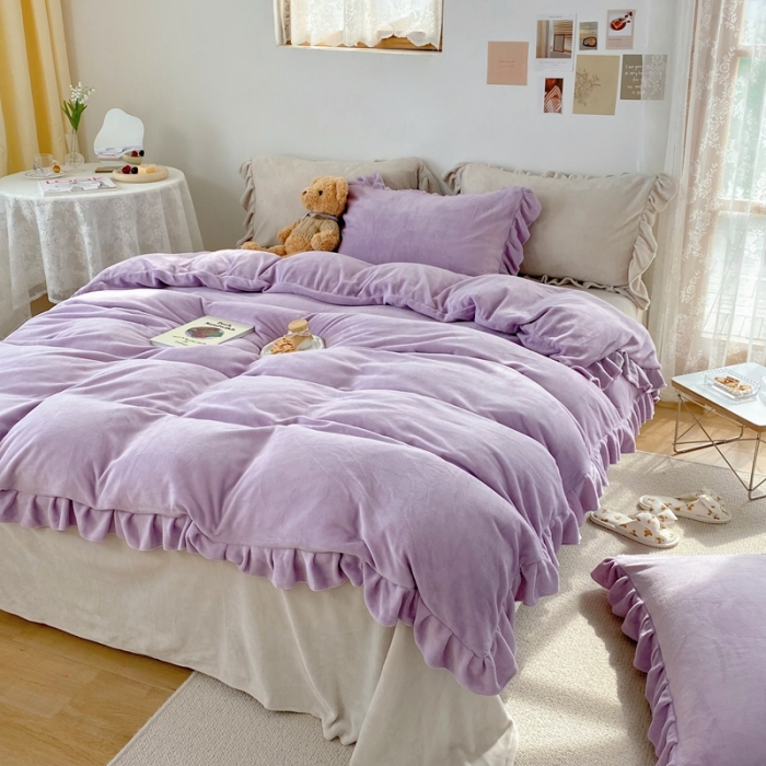 91家纺网 家纺一手货源 找家纺 六巷胡同 2021新款牛奶绒ins混搭花边款四件套 淡紫浅灰