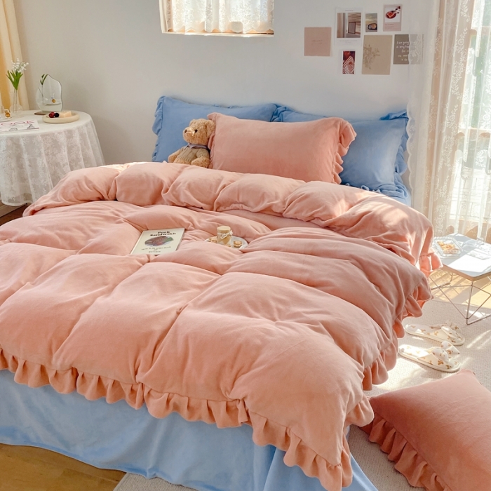 91家纺网 家纺一手货源 找家纺 六巷胡同 2021新款牛奶绒ins混搭花边款四件套 橘粉雾蓝