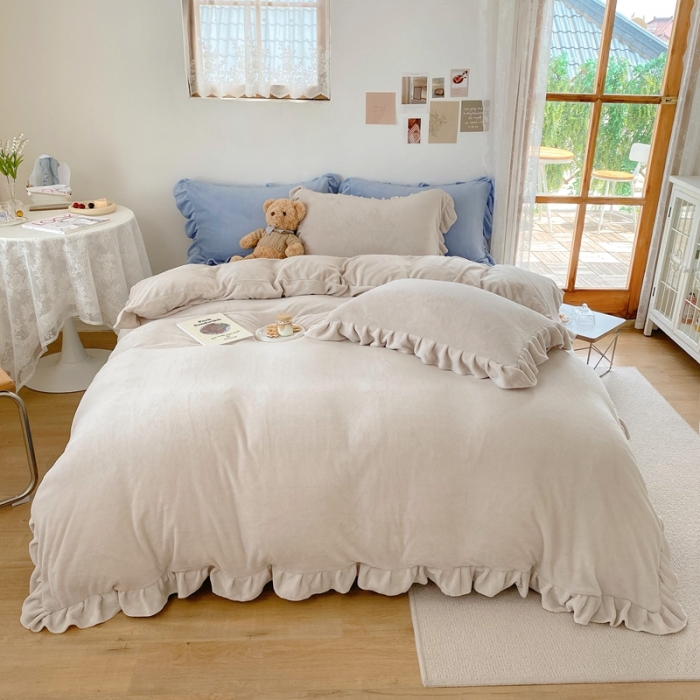 91家纺网 家纺一手货源 找家纺 六巷胡同 2021新款牛奶绒ins混搭花边款四件套 浅灰雾蓝