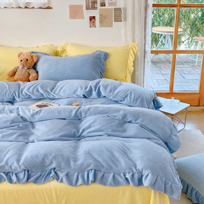 91家纺网 家纺一手货源 找家纺 六巷胡同 2021新款牛奶绒ins混搭花边款四件套 雾蓝奶黄