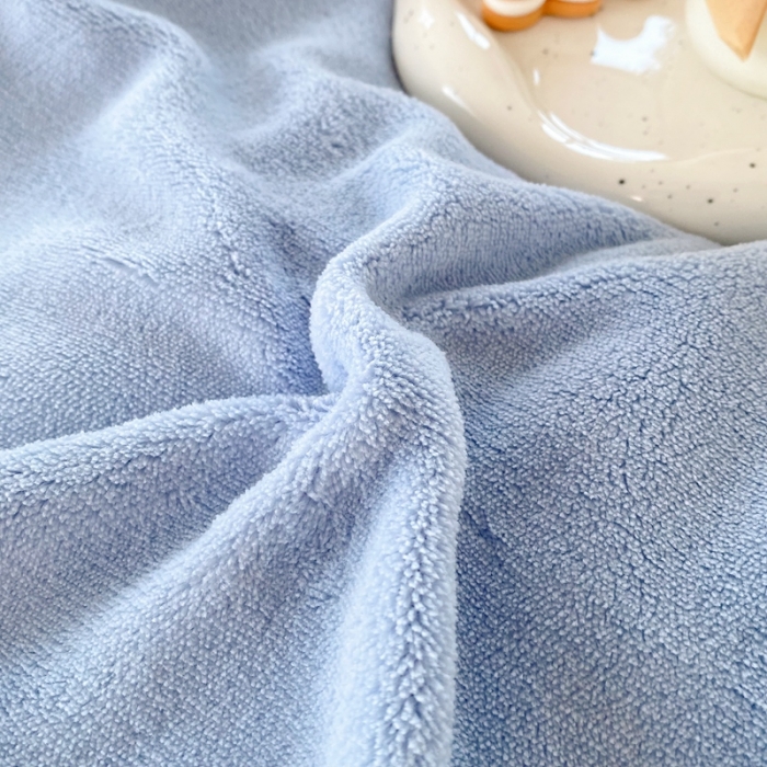 91家纺网 家纺一手货源 找家纺 六巷胡同 2021新款牛奶绒ins混搭花边款四件套 雾蓝奶黄