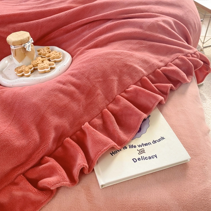 91家纺网 家纺一手货源 找家纺 六巷胡同 2021新款牛奶绒ins混搭花边款四件套 砖红橘粉