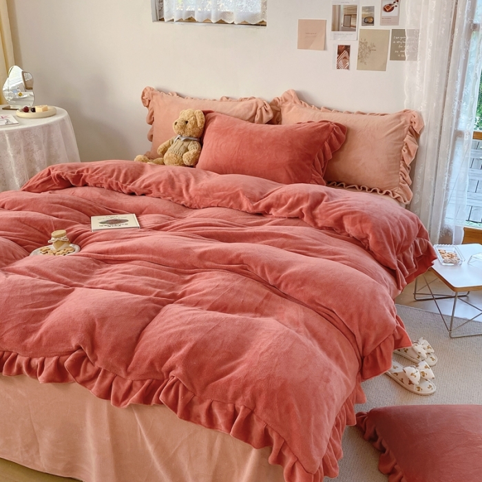 91家纺网 家纺一手货源 找家纺 六巷胡同 2021新款牛奶绒ins混搭花边款四件套 砖红橘粉