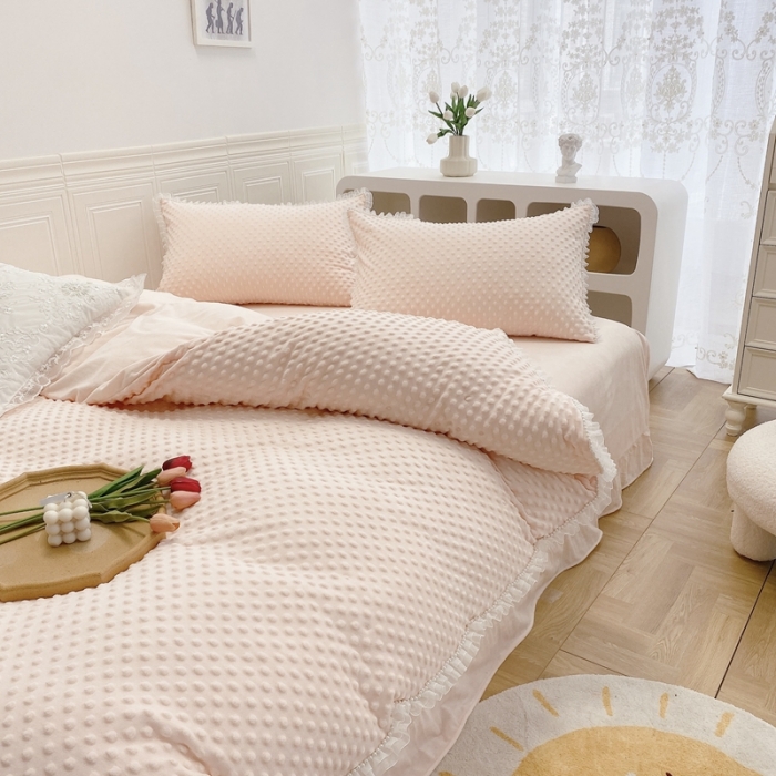 91家纺网 家纺一手货源 找家纺 玛奇朵2021新款豆豆绒珍珠款四件套-梦露系列 梦露-婴儿粉