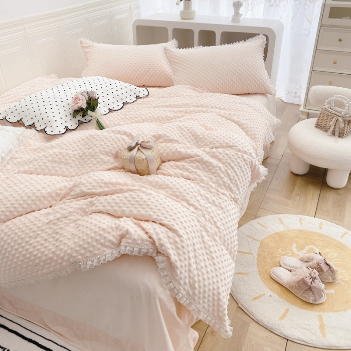 91家纺网 家纺一手货源 找家纺 玛奇朵2021新款豆豆绒珍珠款四件套-梦露系列 梦露-婴儿粉