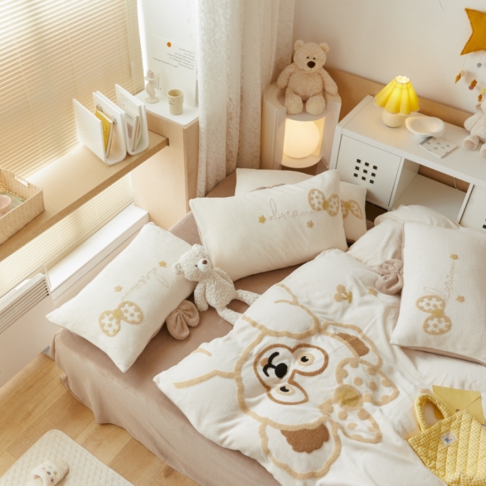 91家纺网 家纺一手货源 找家纺 朗莎家纺 2021新款毛巾绣牛奶绒四件套 悠悠熊卡其