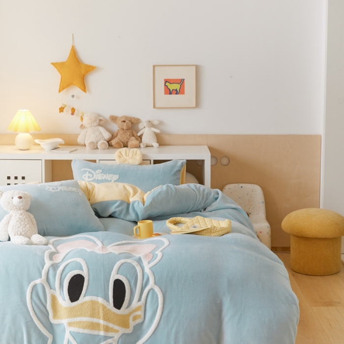 91家纺网 家纺一手货源 找家纺 朗莎家纺 2021新款毛巾绣牛奶绒四件套 黛西天蓝