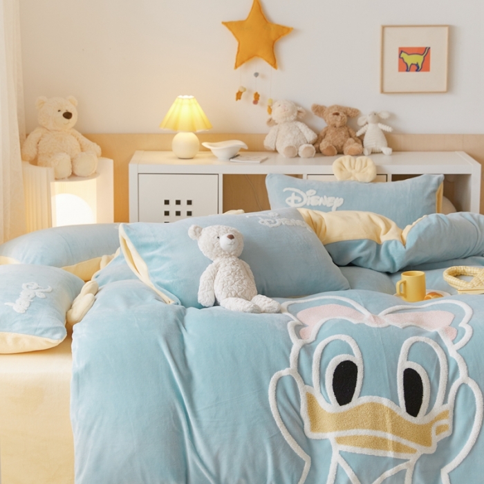 91家纺网 家纺一手货源 找家纺 朗莎家纺 2021新款毛巾绣牛奶绒四件套 黛西天蓝