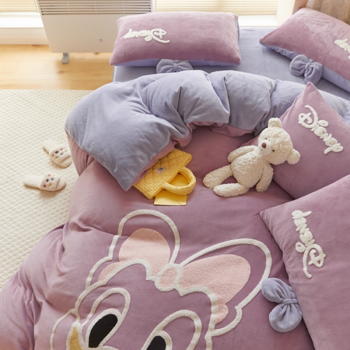 91家纺网 家纺一手货源 找家纺 朗莎家纺 2021新款毛巾绣牛奶绒四件套 黛西香芋紫