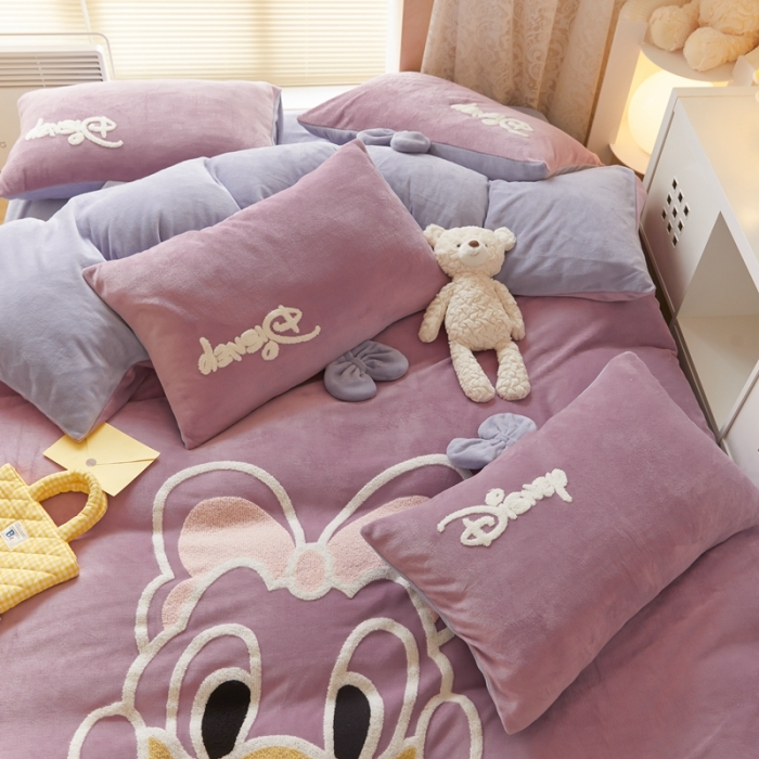 91家纺网 家纺一手货源 找家纺 朗莎家纺 2021新款毛巾绣牛奶绒四件套 黛西香芋紫