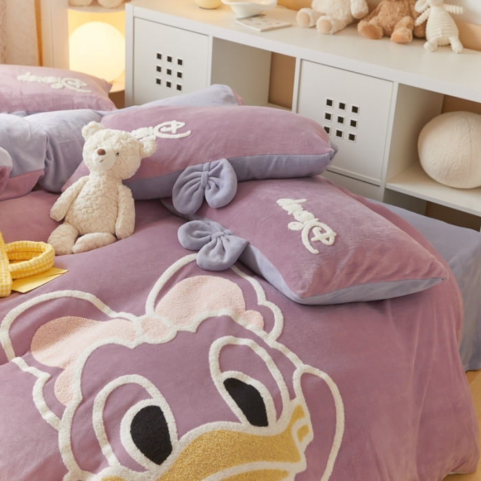 91家纺网 家纺一手货源 找家纺 朗莎家纺 2021新款毛巾绣牛奶绒四件套 黛西香芋紫