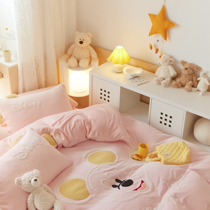 91家纺网 家纺一手货源 找家纺 朗莎家纺 2021新款毛巾绣牛奶绒四件套 米奇粉