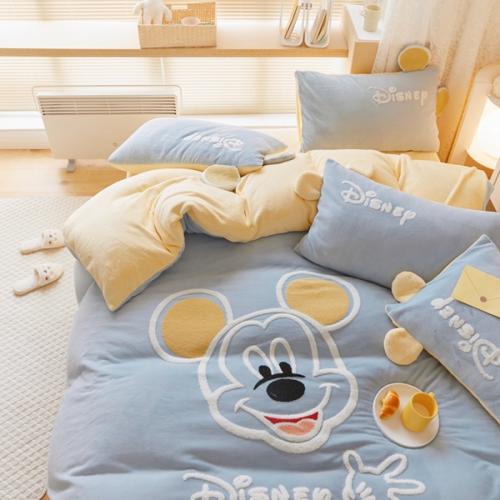 91家纺网 家纺一手货源 找家纺 朗莎家纺 2021新款毛巾绣牛奶绒四件套 米奇蓝