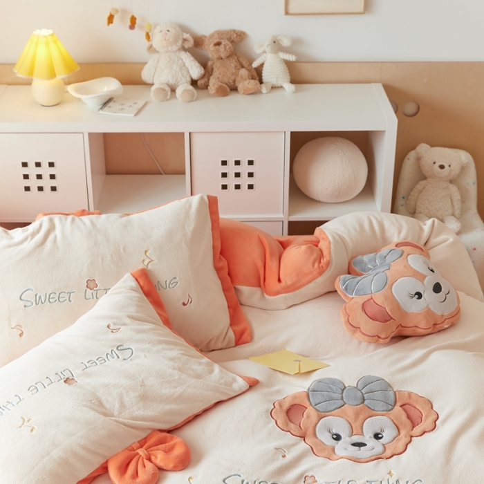 91家纺网 家纺一手货源 找家纺 朗莎家纺 2021新款贴布绣牛奶绒四件套 悠悠熊