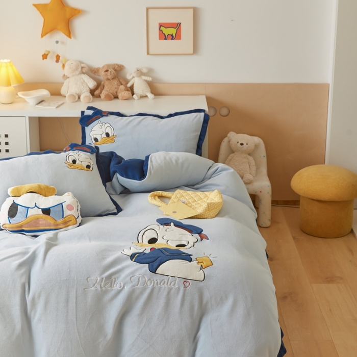 91家纺网 家纺一手货源 找家纺 朗莎家纺 2021新款贴布绣牛奶绒四件套 唐老鸭