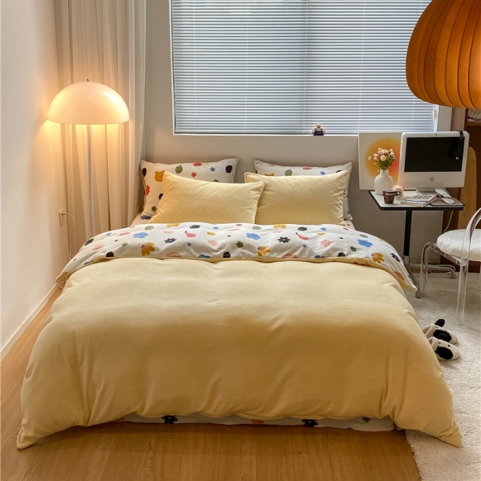 91家纺网 家纺一手货源 找家纺 棉眠 2021新款纯色拼卡通牛奶绒四件套 森林奇遇-黄