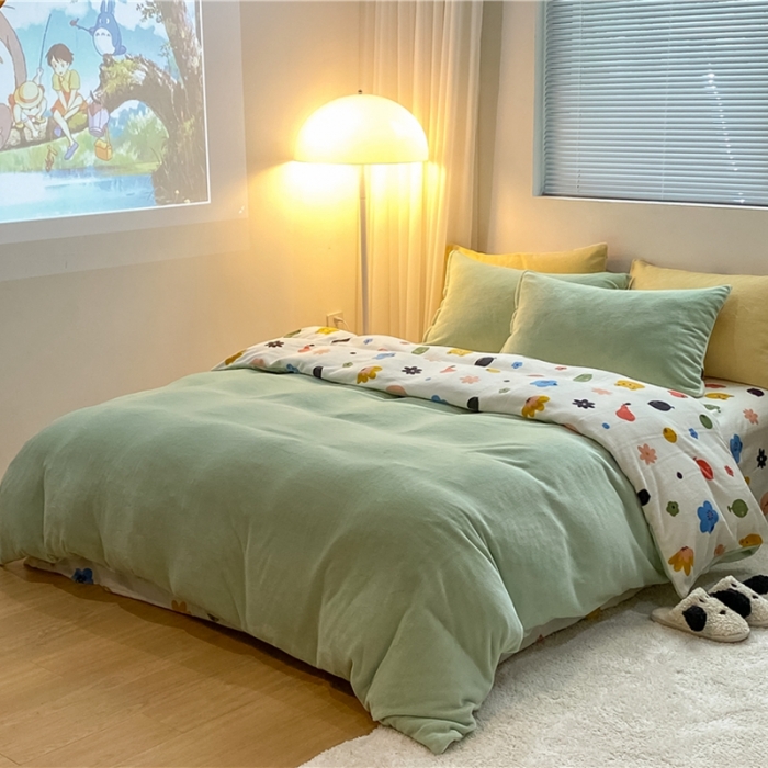 91家纺网 家纺一手货源 找家纺 棉眠 2021新款纯色拼卡通牛奶绒四件套 森林奇遇-绿