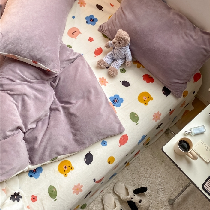 91家纺网 家纺一手货源 找家纺 棉眠 2021新款纯色拼卡通牛奶绒四件套 森林奇遇-紫