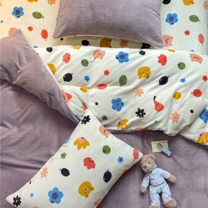 91家纺网 家纺一手货源 找家纺 棉眠 2021新款纯色拼卡通牛奶绒四件套 森林奇遇-紫