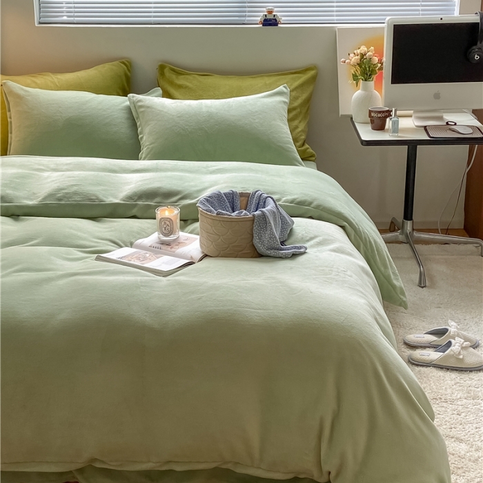 91家纺网 家纺一手货源 找家纺 棉眠 2021新款秋冬纯色牛奶绒四件套 豆绿+牛油果绿