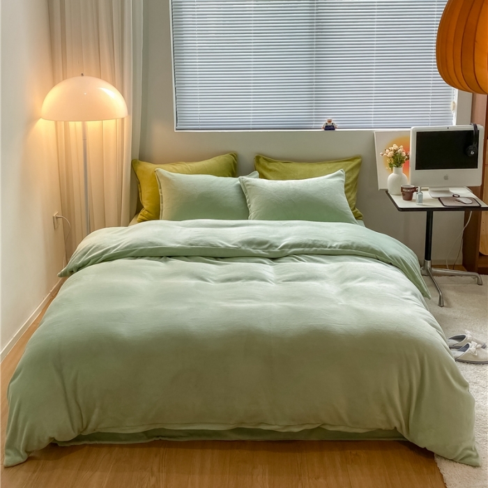 91家纺网 家纺一手货源 找家纺 棉眠 2021新款秋冬纯色牛奶绒四件套 豆绿+牛油果绿