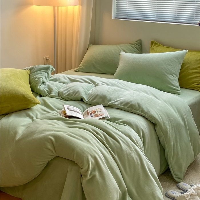 91家纺网 家纺一手货源 找家纺 棉眠 2021新款秋冬纯色牛奶绒四件套 豆绿+牛油果绿