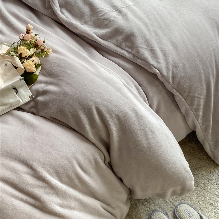 91家纺网 家纺一手货源 找家纺 棉眠 2021新款秋冬纯色牛奶绒四件套 星际灰+浅灰