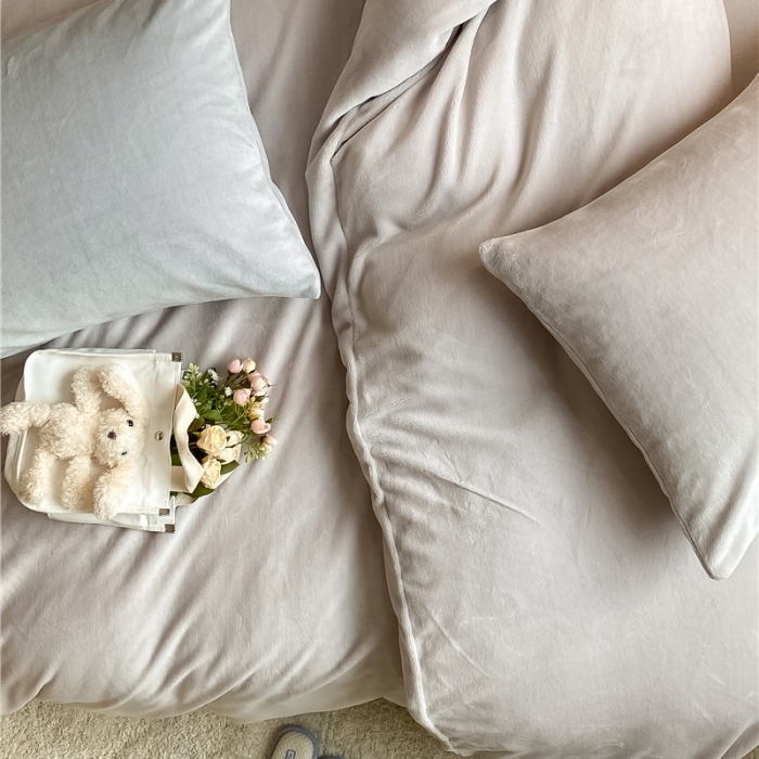 91家纺网 家纺一手货源 找家纺 棉眠 2021新款秋冬纯色牛奶绒四件套 星际灰+浅灰