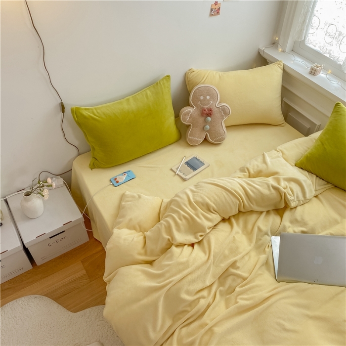 91家纺网 家纺一手货源 找家纺 棉眠 2021新款秋冬纯色牛奶绒四件套 小鸡黄+牛油果绿