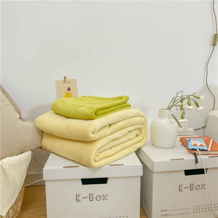 91家纺网 家纺一手货源 找家纺 棉眠 2021新款秋冬纯色牛奶绒四件套 小鸡黄+牛油果绿