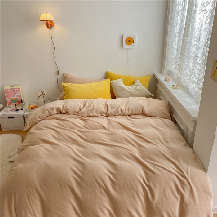 91家纺网 家纺一手货源 找家纺 棉眠 2021新款秋冬纯色牛奶绒四件套 杏仁+亮黄