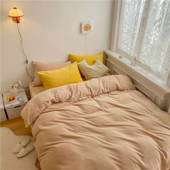 91家纺网 家纺一手货源 找家纺 棉眠 2021新款秋冬纯色牛奶绒四件套 杏仁+亮黄