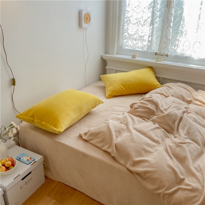 91家纺网 家纺一手货源 找家纺 棉眠 2021新款秋冬纯色牛奶绒四件套 杏仁+亮黄