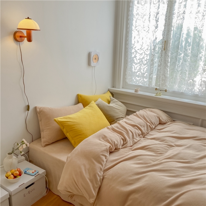 91家纺网 家纺一手货源 找家纺 棉眠 2021新款秋冬纯色牛奶绒四件套 杏仁+亮黄