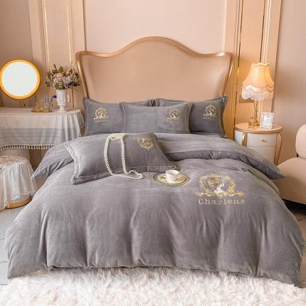 91家纺网 家纺一手货源 找家纺 卡巴伦家纺 2023新款牛奶绒进口烫画绣线款四件套 牛奶绒深灰