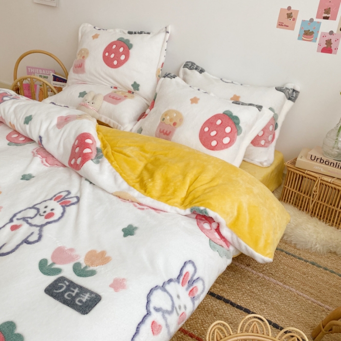 91家纺网 家纺一手货源 找家纺 川悦生活 2021新款立体雪花绒四件套直播供货 草莓小熊