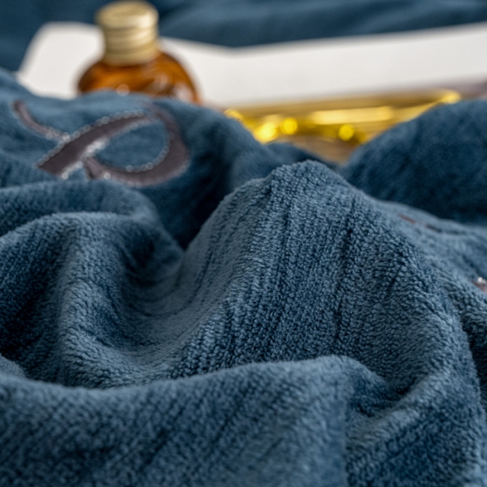 91家纺网 家纺一手货源 找家纺 （总）骏腾2022新款酒店风雕花牛奶绒刺绣款四件套-浪漫满屋