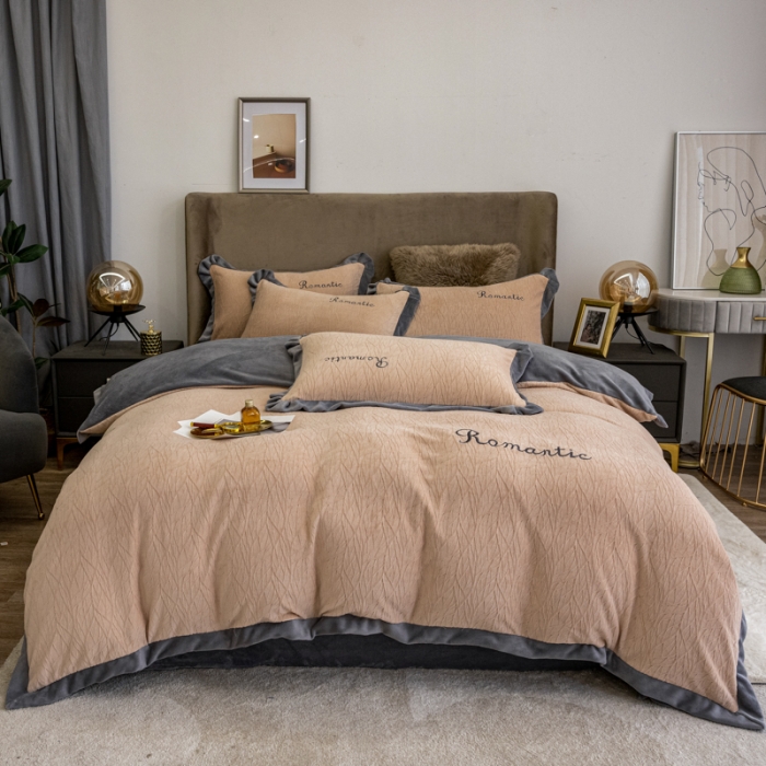 91家纺网 家纺一手货源 找家纺 骏腾 2022新款酒店风雕花牛奶绒刺绣款四件套-浪漫满屋 卡其