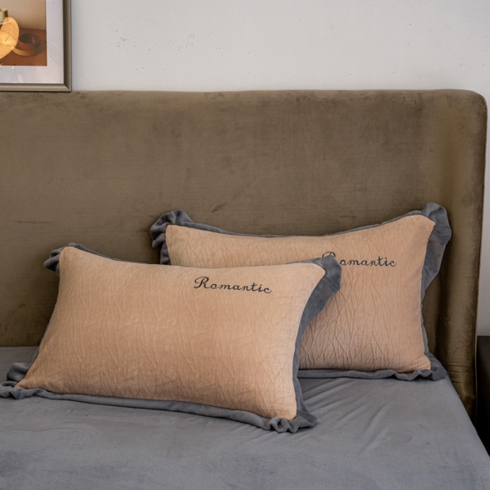 91家纺网 家纺一手货源 找家纺 骏腾 2022新款酒店风雕花牛奶绒刺绣款四件套-浪漫满屋 卡其