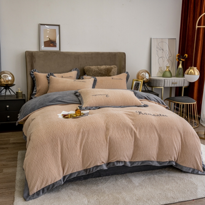 91家纺网 家纺一手货源 找家纺 骏腾 2022新款酒店风雕花牛奶绒刺绣款四件套-浪漫满屋 卡其