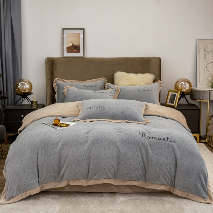 91家纺网 家纺一手货源 找家纺 骏腾 2022新款酒店风雕花牛奶绒刺绣款四件套-浪漫满屋 浅灰