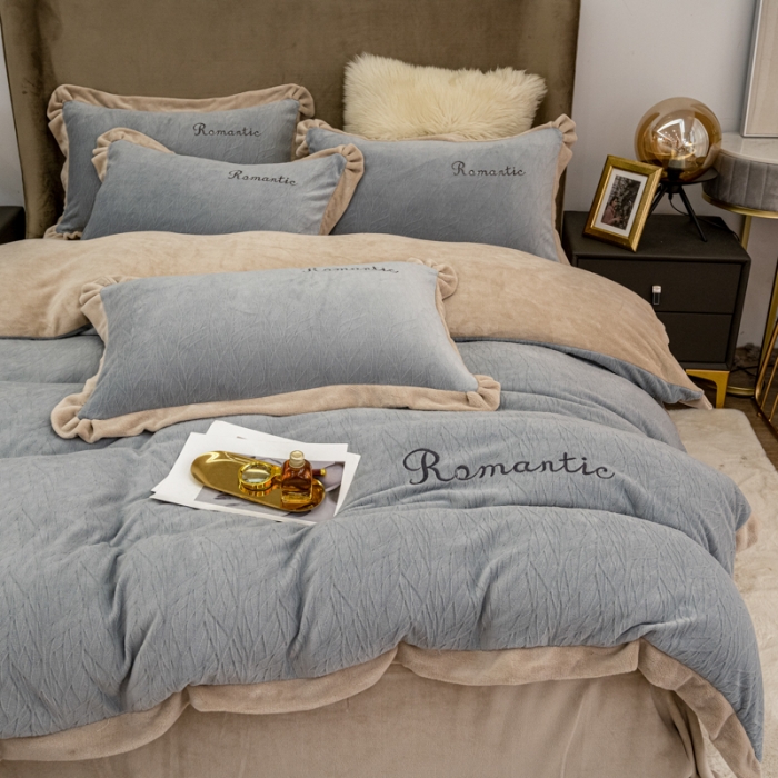 91家纺网 家纺一手货源 找家纺 骏腾 2022新款酒店风雕花牛奶绒刺绣款四件套-浪漫满屋 浅灰