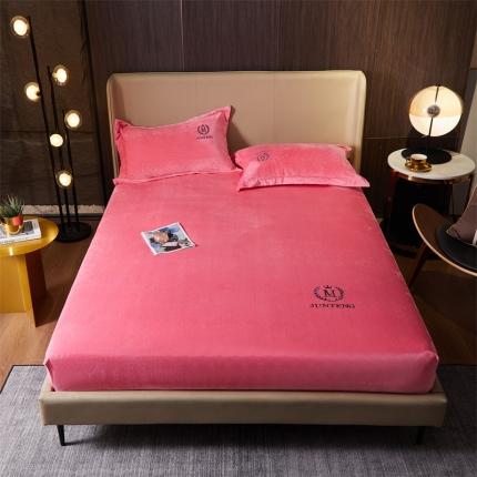 91家纺网 家纺一手货源 找家纺 骏腾 2022新款酒店轻奢刺绣水晶绒宝宝绒单床笠 玫粉