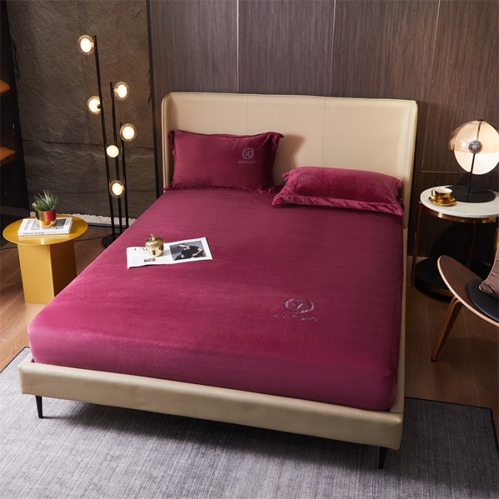 91家纺网 家纺一手货源 找家纺 骏腾 2022新款酒店轻奢刺绣水晶绒宝宝绒单床笠 罗兰紫