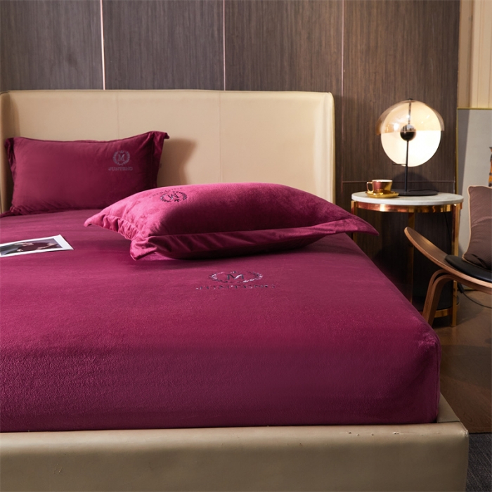 91家纺网 家纺一手货源 找家纺 骏腾 2022新款酒店轻奢刺绣水晶绒宝宝绒单床笠 罗兰紫