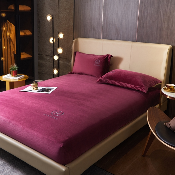 91家纺网 家纺一手货源 找家纺 骏腾 2022新款酒店轻奢刺绣水晶绒宝宝绒单床笠 罗兰紫