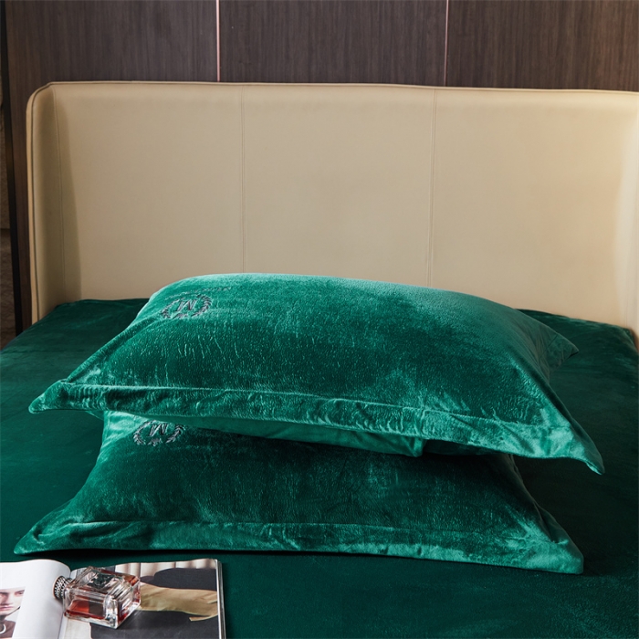 91家纺网 家纺一手货源 找家纺 骏腾 2022新款酒店轻奢刺绣水晶绒宝宝绒单床笠 墨绿